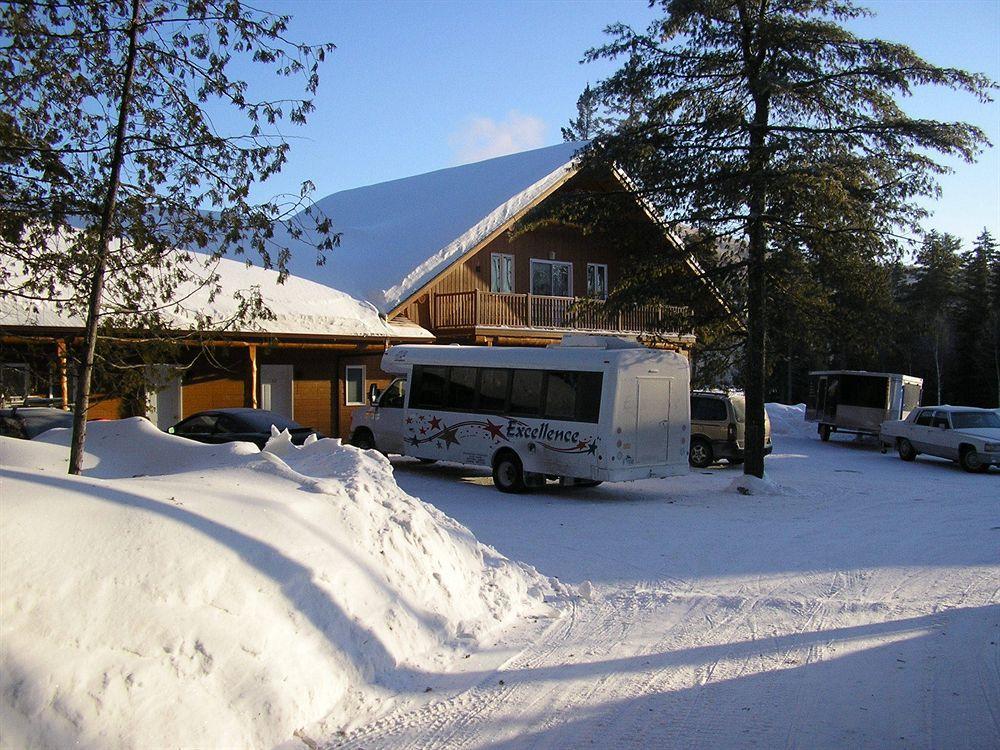 Motel Ours Bleu Lac-Saguay Exterior foto